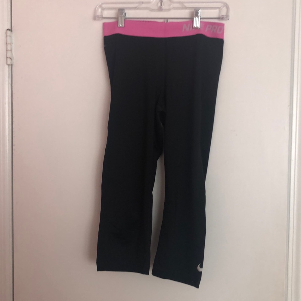 Calf length Nike leggings
